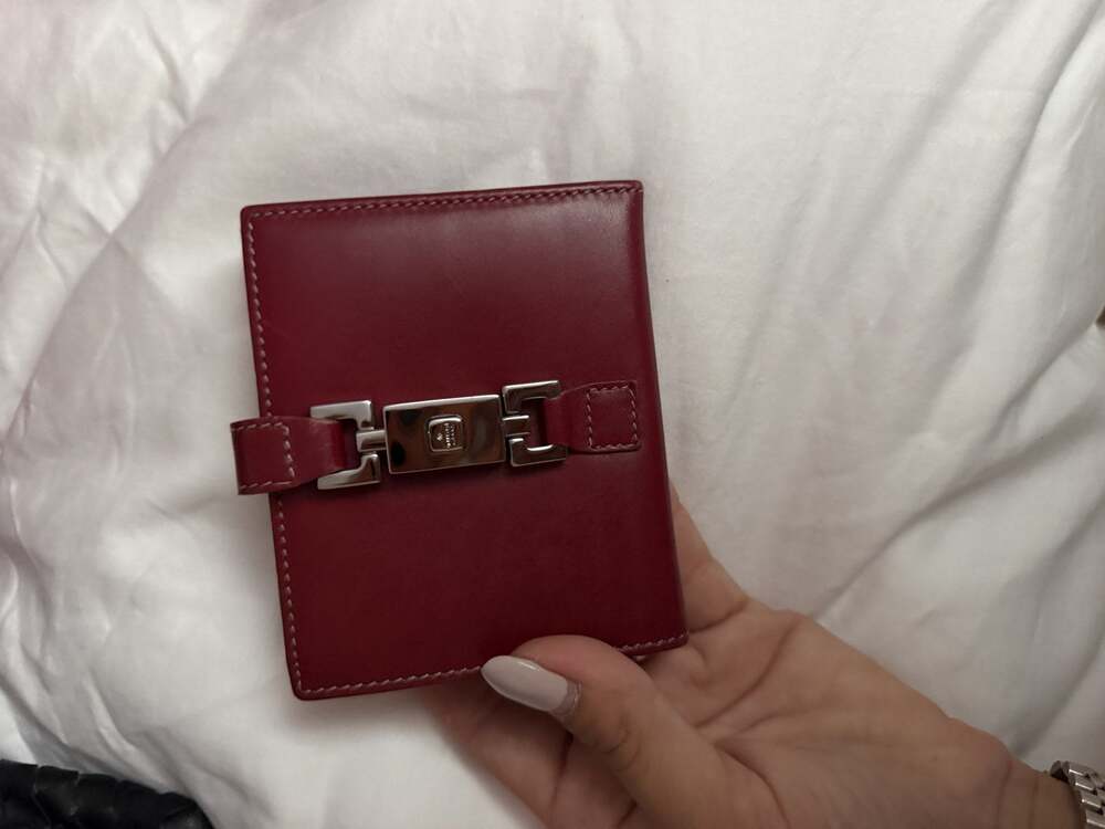 Gucci Burgundy Leather Card Case Wallet Silver Buckle Clasp